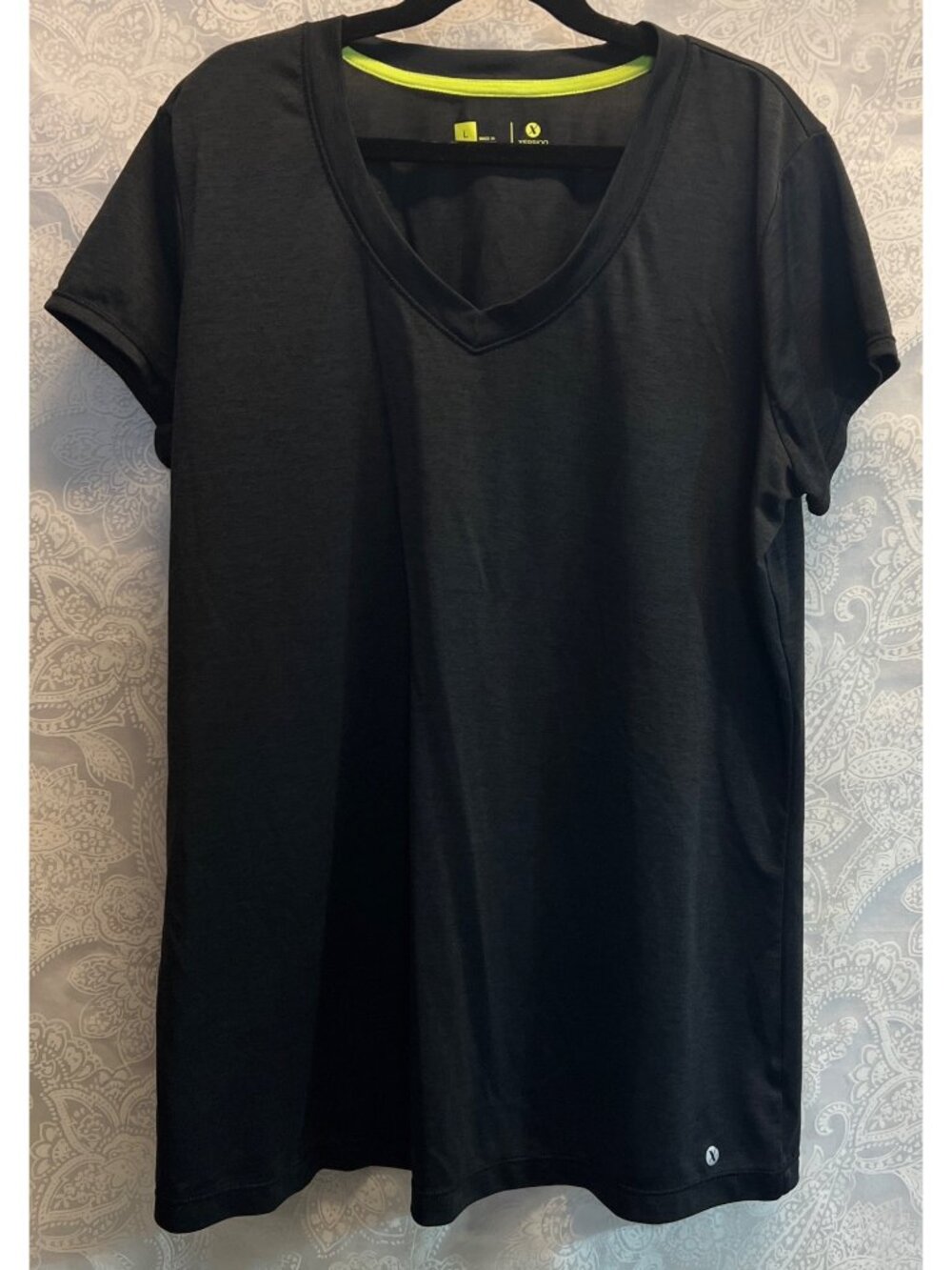Xersion Womens Black V-Neck Activewear T-Shirt Large Polyester Made In Vietnam